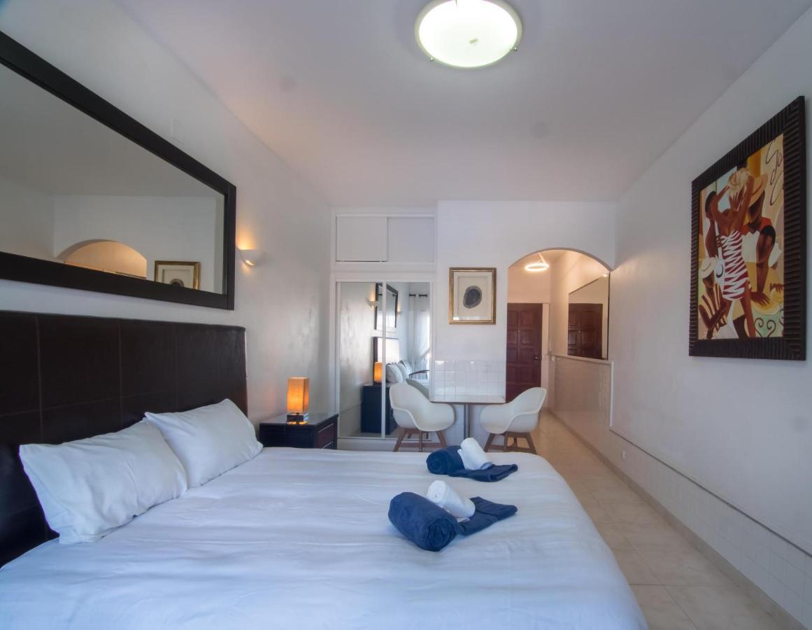 Lagos Main Avenue Studio With Marina View Balcony Exterior foto